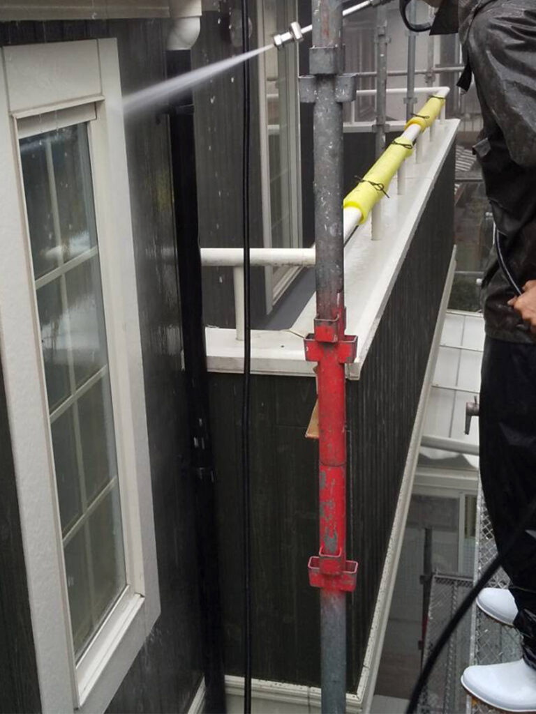 福岡県那珂川市 M様邸【住宅塗装】作業工程:高圧洗浄 写真3