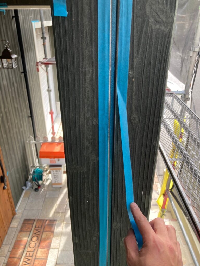 福岡県那珂川市 M様邸【住宅塗装】作業工程:旧コーキング撤去と養生 写真8