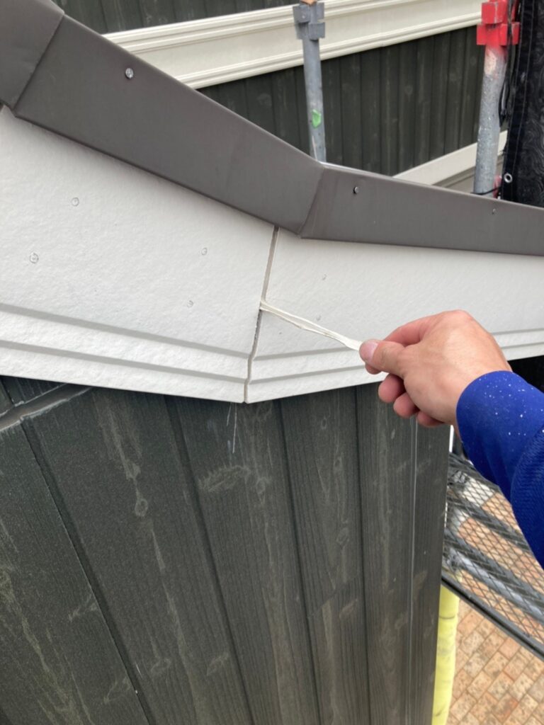 福岡県那珂川市 M様邸【住宅塗装】作業工程:旧コーキング撤去と養生 写真4