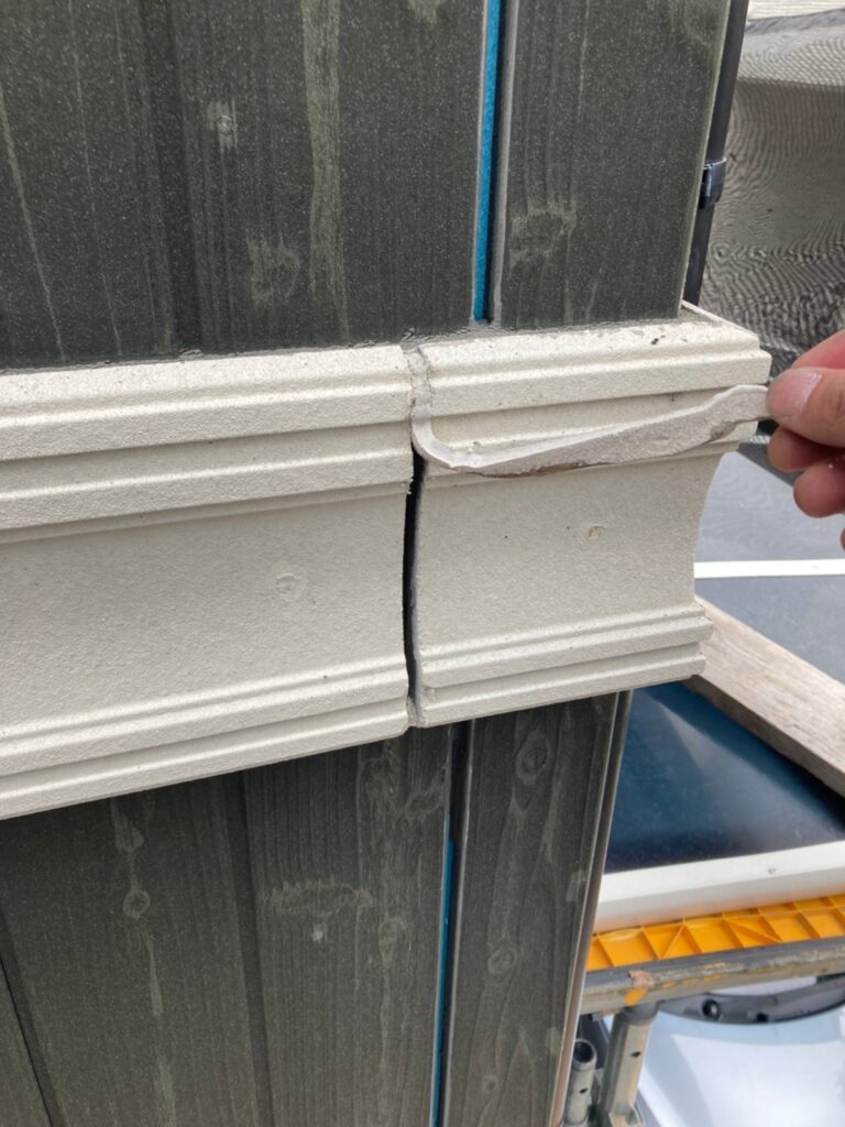 福岡県那珂川市 M様邸【住宅塗装】作業工程:旧コーキング撤去と養生 写真5