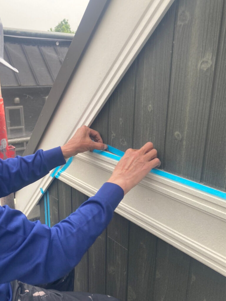 福岡県那珂川市 M様邸【住宅塗装】作業工程:旧コーキング撤去と養生 写真7