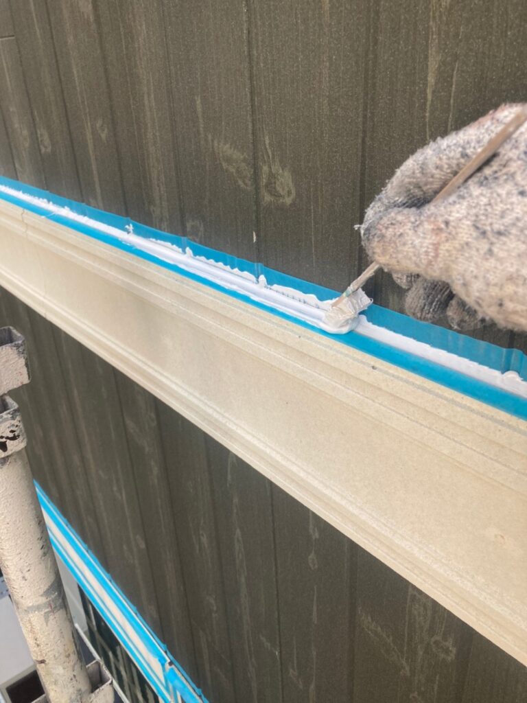 福岡県那珂川市 M様邸【住宅塗装】作業工程:コーキング充填 写真8