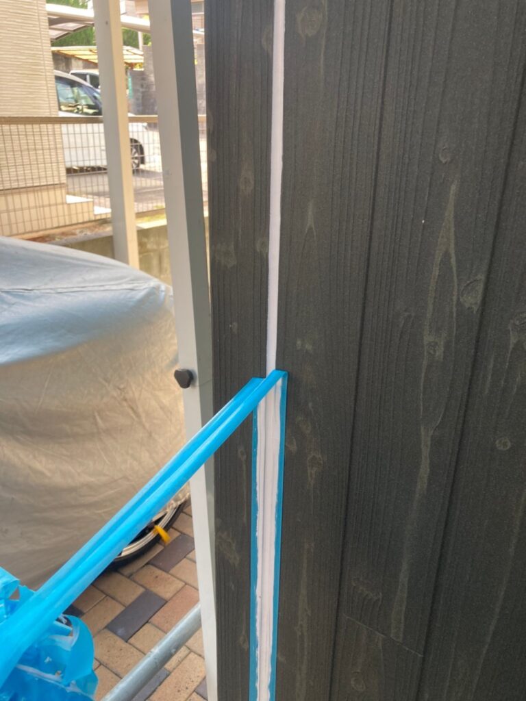 福岡県那珂川市 M様邸【住宅塗装】作業工程:コーキング充填 写真9