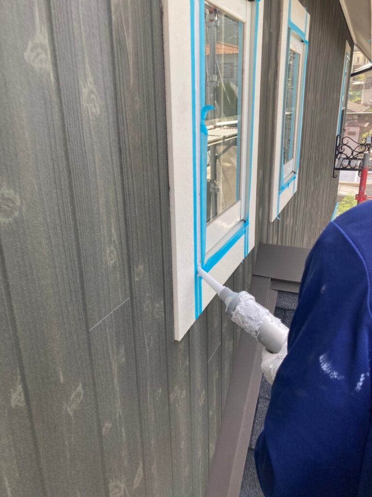 福岡県那珂川市 M様邸【住宅塗装】作業工程:コーキング充填 写真5