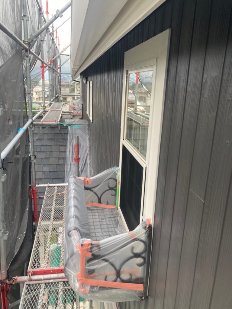 福岡県那珂川市 M様邸【住宅塗装】作業工程:外壁塗装の中塗り 写真8