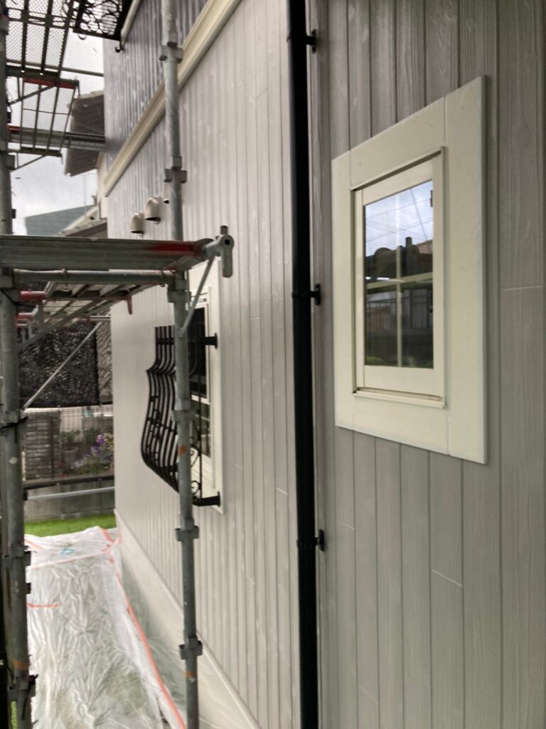 福岡県那珂川市 M様邸【住宅塗装】作業工程:外壁塗装の上塗り 写真11