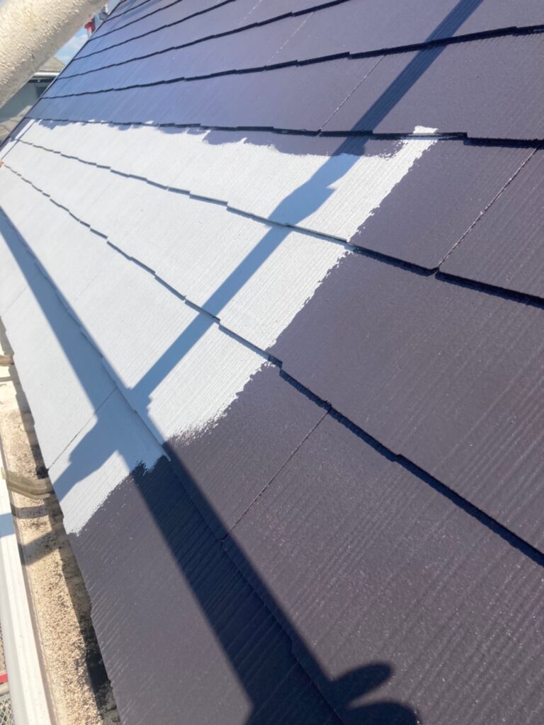 福岡県那珂川市 M様邸【住宅塗装】作業工程:屋根塗装の中塗り 写真4