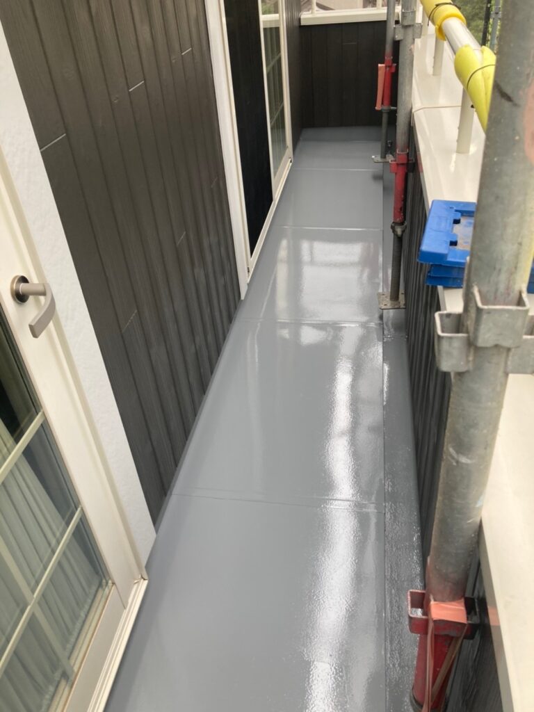 福岡県那珂川市 M様邸【住宅塗装】作業工程:ベランダ防水塗装 写真6
