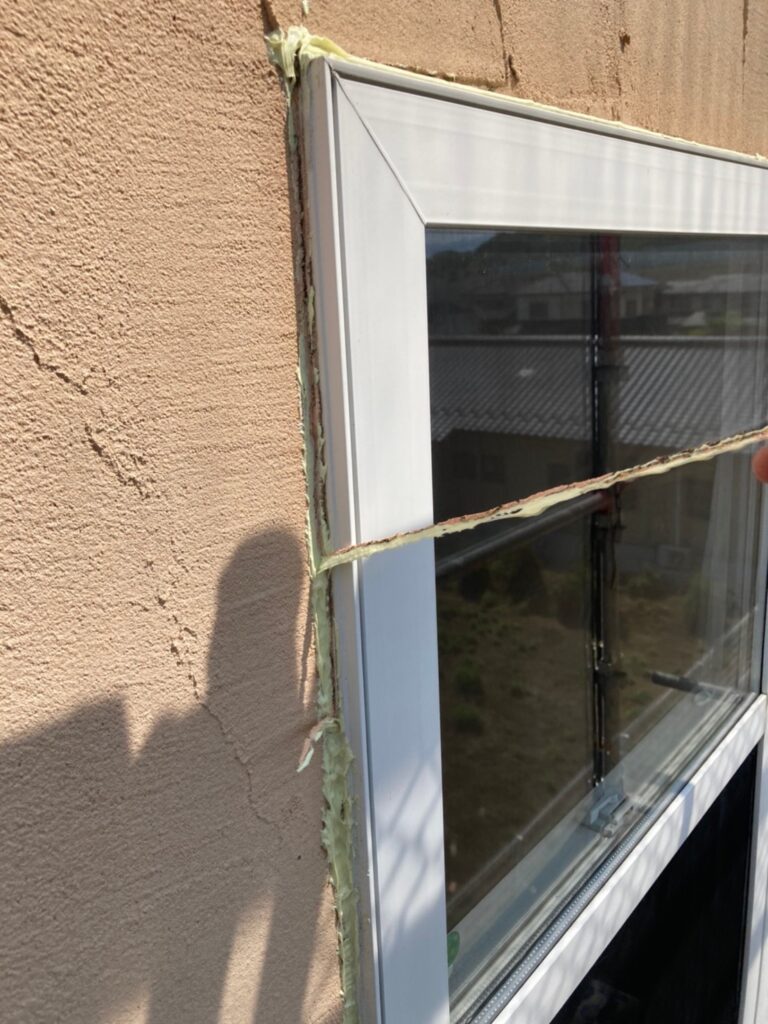 福岡県飯塚市 O様邸【住宅塗装】作業工程:旧コーキング撤去 写真3