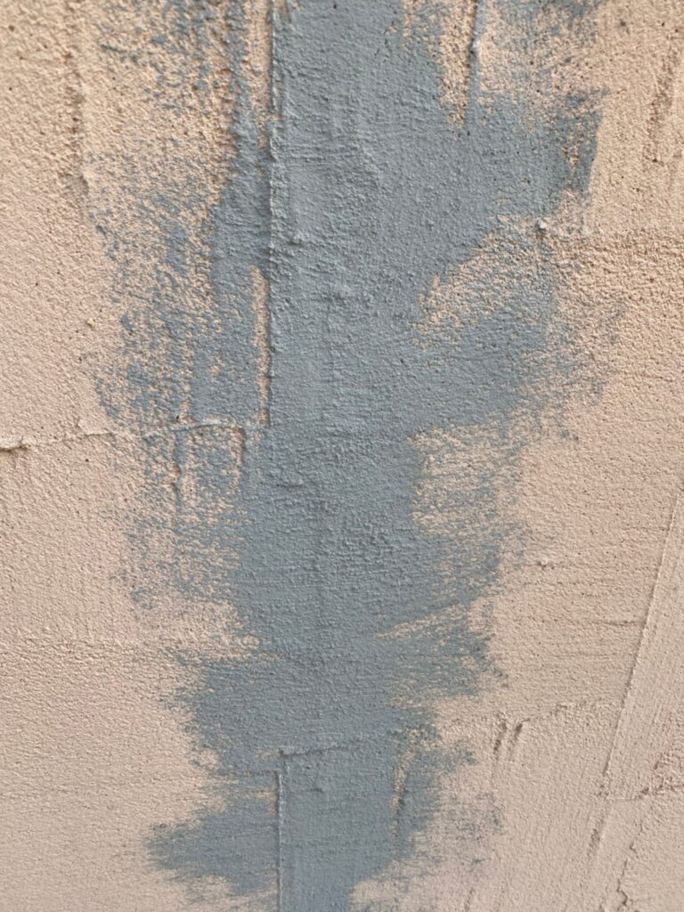 福岡県飯塚市 O様邸【住宅塗装】作業工程:外壁クラック補修 写真6