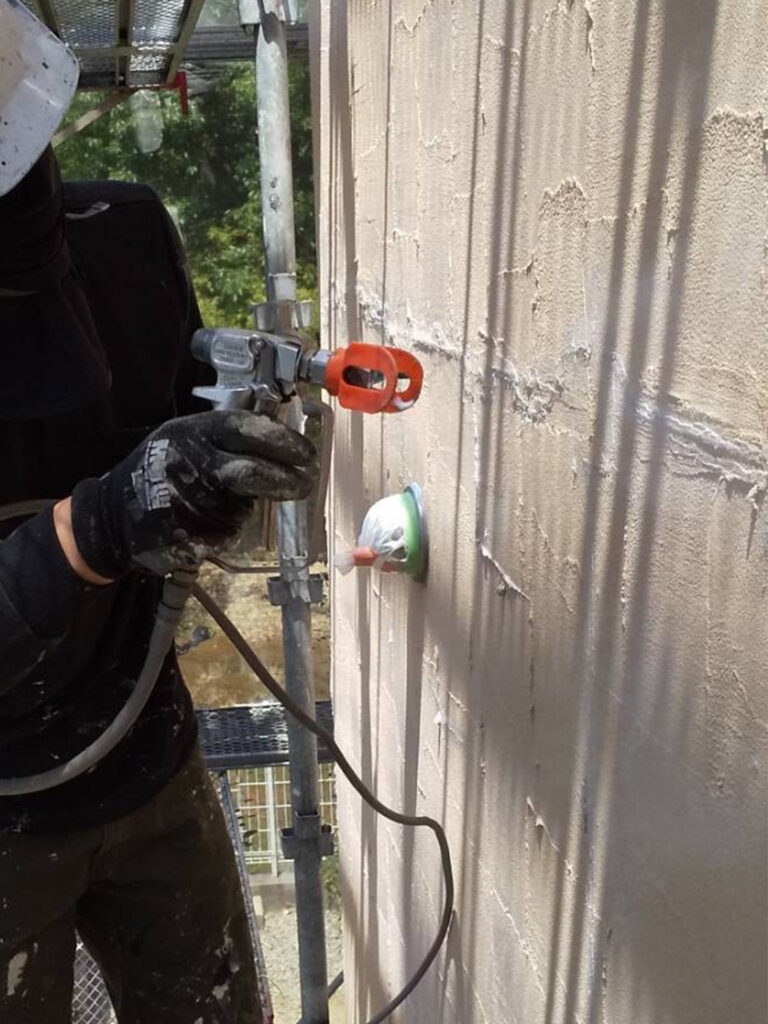 福岡県飯塚市 O様邸【住宅塗装】作業工程:外壁塗装の下塗り1回目 写真3