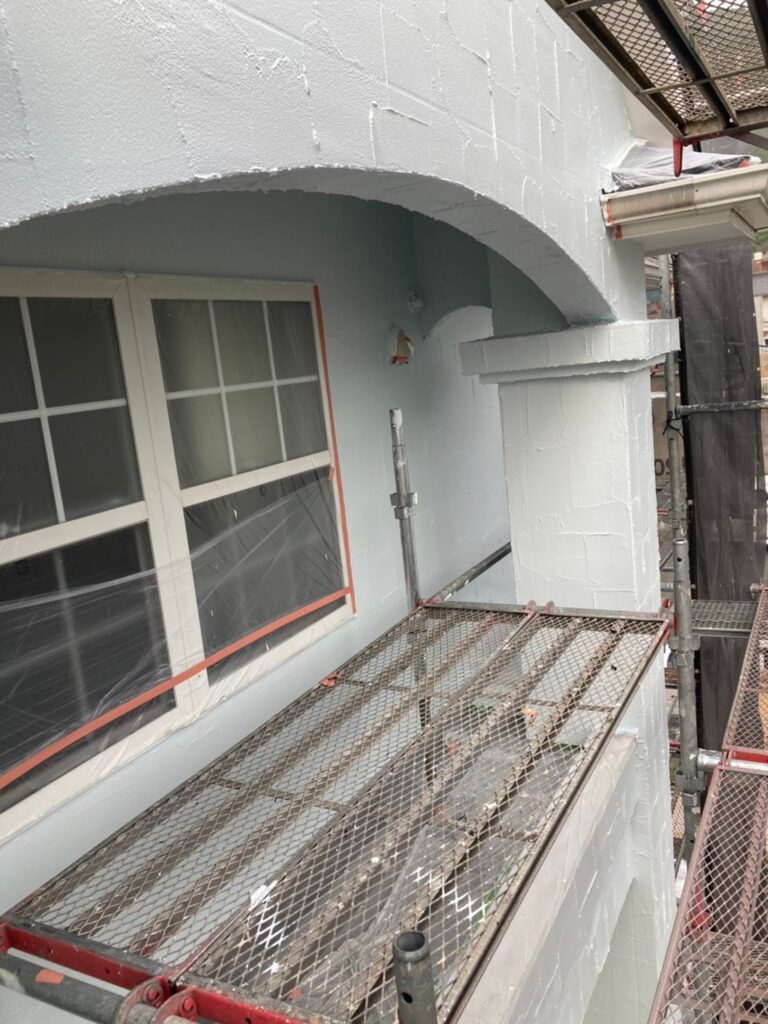 福岡県飯塚市 O様邸【住宅塗装】作業工程:外壁塗装の中塗り 写真6