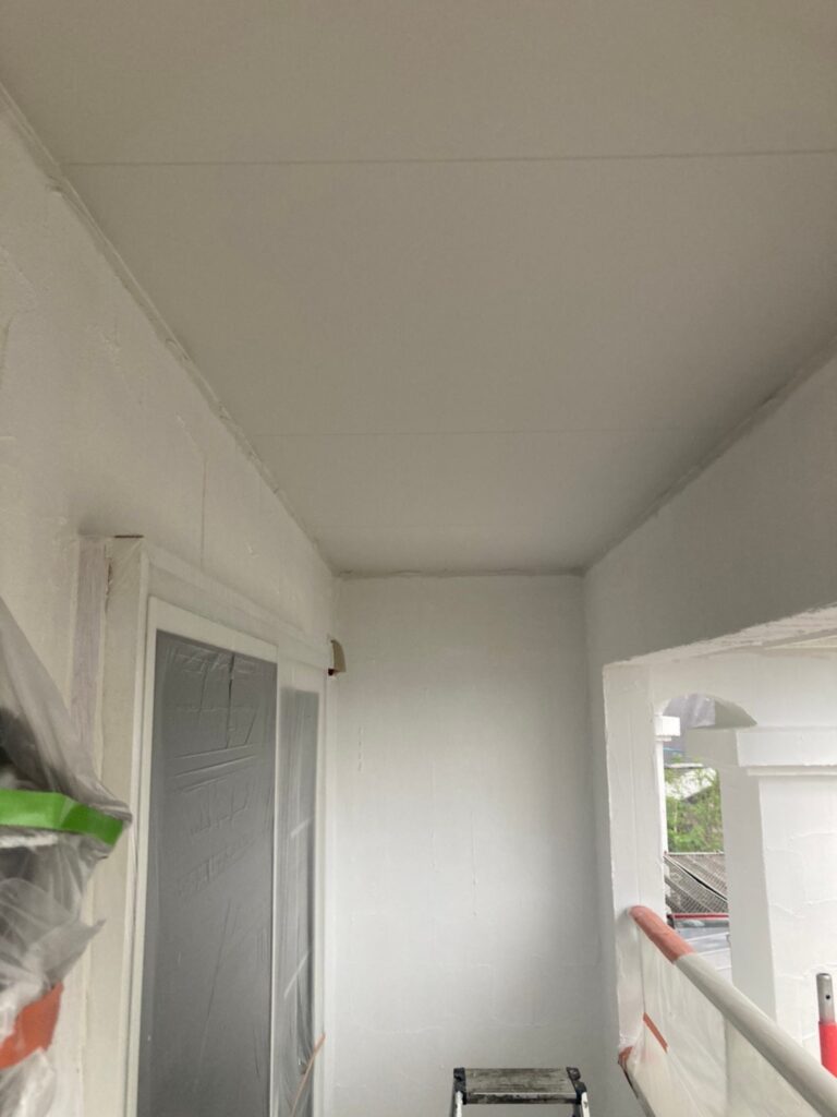 福岡県飯塚市 O様邸【住宅塗装】作業工程:軒天塗装 写真3