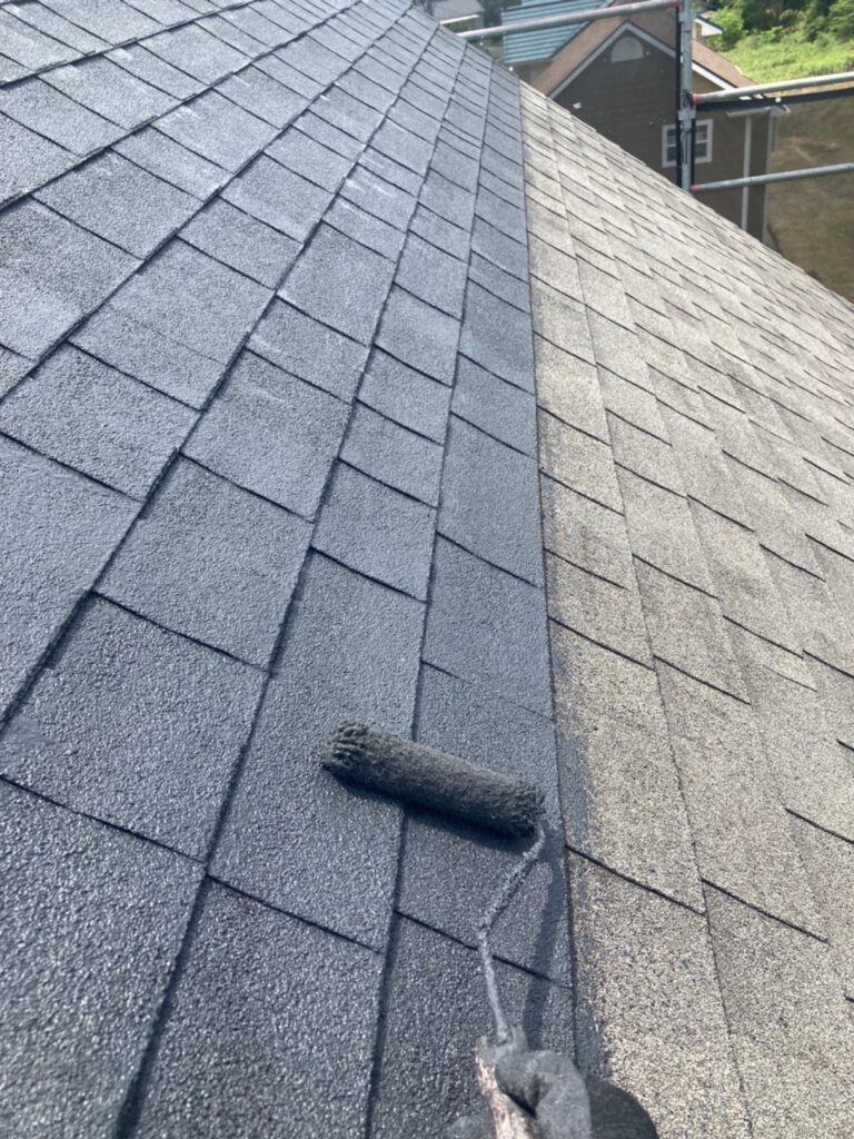 福岡県飯塚市 O様邸【住宅塗装】作業工程:屋根塗装の下塗り 写真4