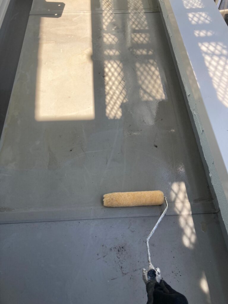 福岡県飯塚市 O様邸【住宅塗装】作業工程:ベランダ防水塗装 写真2