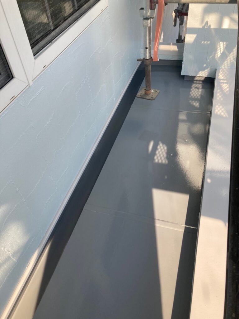 福岡県飯塚市 O様邸【住宅塗装】作業工程:ベランダ防水塗装 写真7