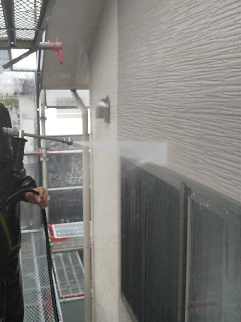 福岡県太宰府市 J様邸【住宅塗装】作業工程:高圧洗浄 写真4