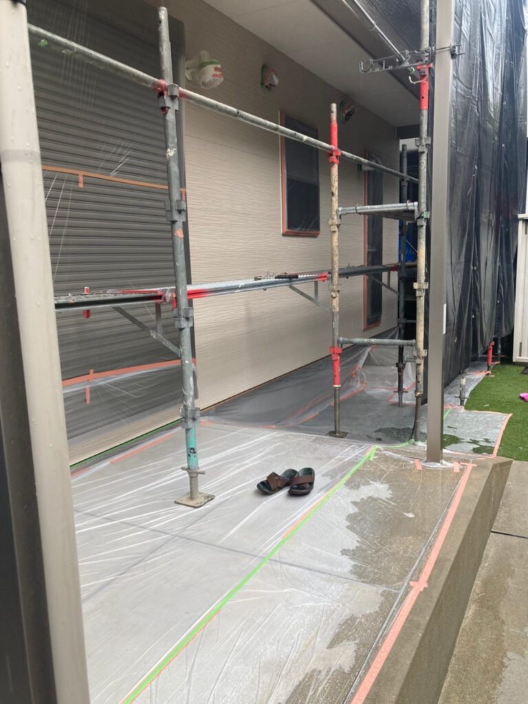 福岡県太宰府市 J様邸【住宅塗装】作業工程:各所養生 写真4