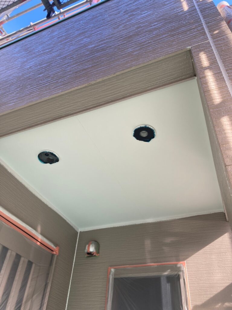 福岡県太宰府市 J様邸【住宅塗装】作業工程:軒天塗装 写真4