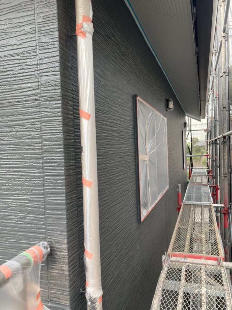 福岡県太宰府市 J様邸【住宅塗装】作業工程:外壁塗装 中塗り 写真12