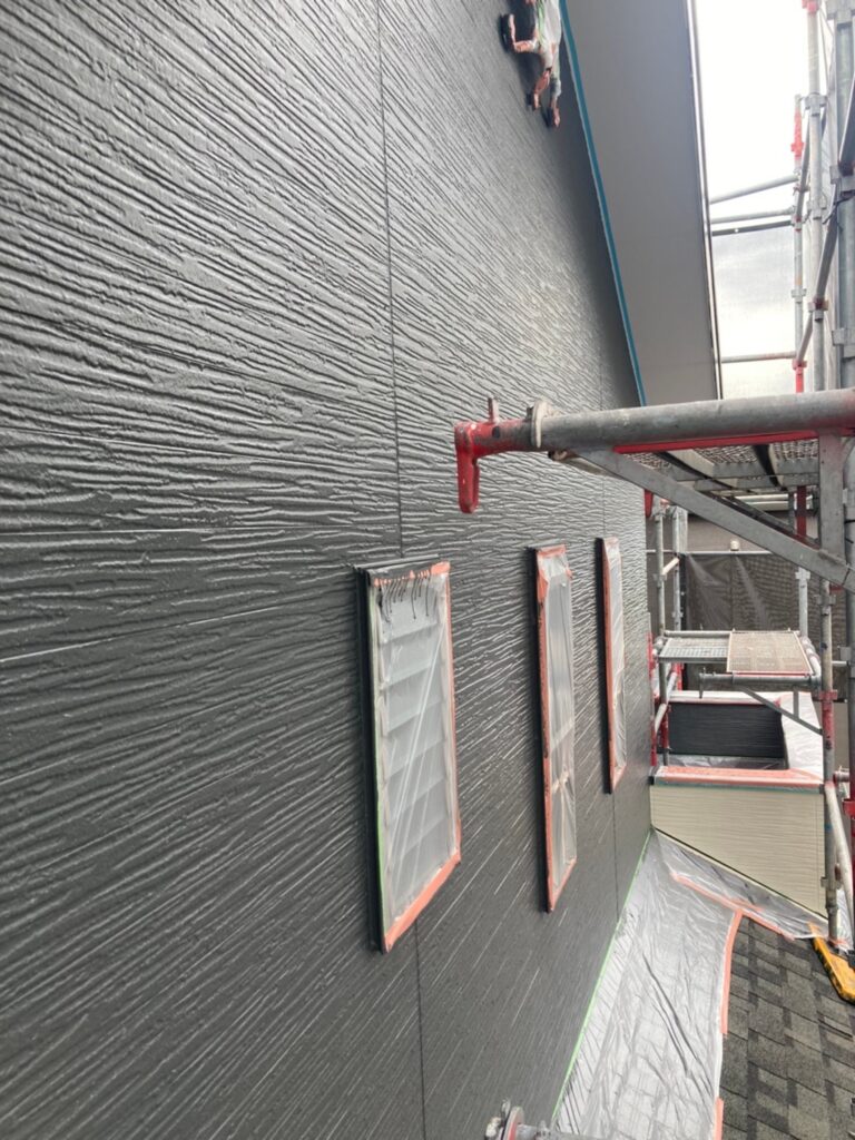 福岡県太宰府市 J様邸【住宅塗装】作業工程:外壁塗装 中塗り 写真13