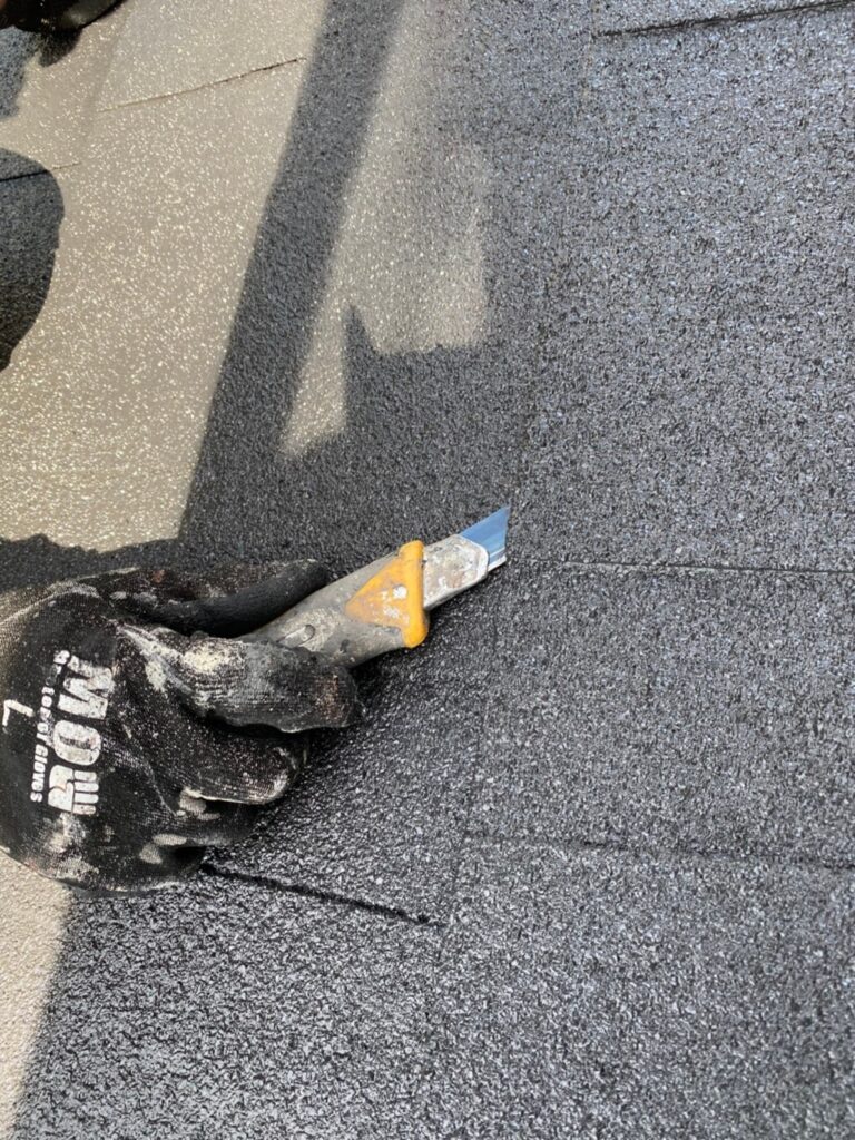 福岡県太宰府市 J様邸【住宅塗装】作業工程:屋根塗装 縁切り 写真15