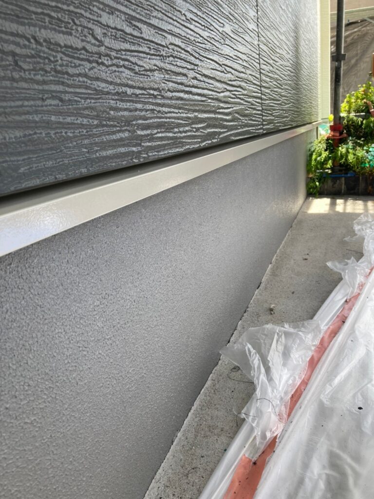 福岡県太宰府市 J様邸【住宅塗装】作業工程:基礎巾木塗装 塀塗装 写真4