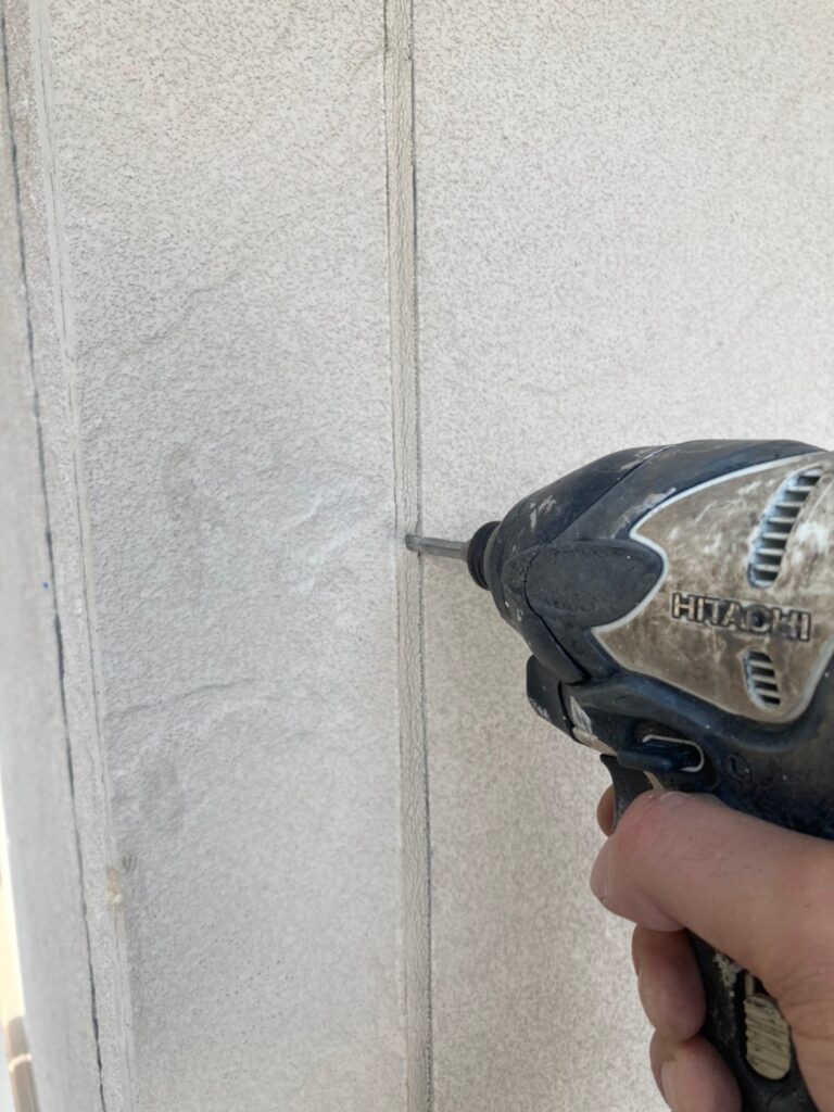 福岡県小郡市 I様邸【住宅塗装】作業工程:コーキング工事 写真1