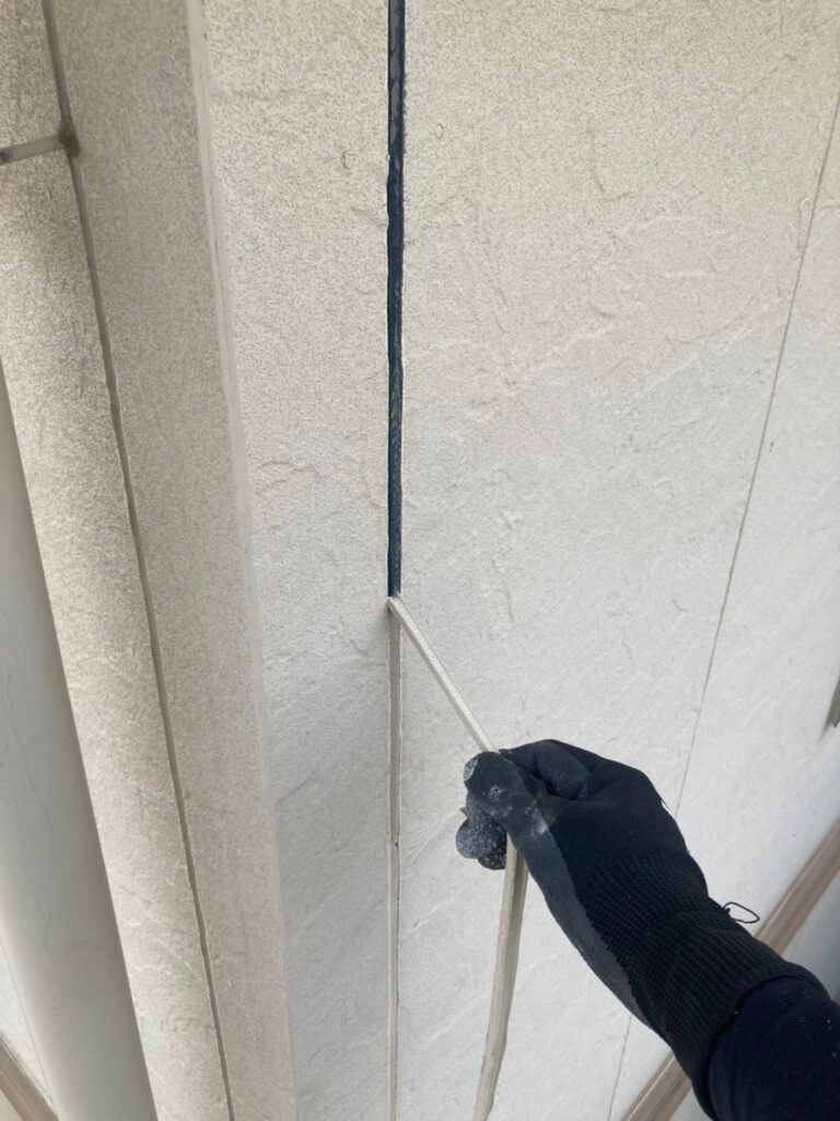 福岡県小郡市 I様邸【住宅塗装】作業工程:コーキング工事 写真2