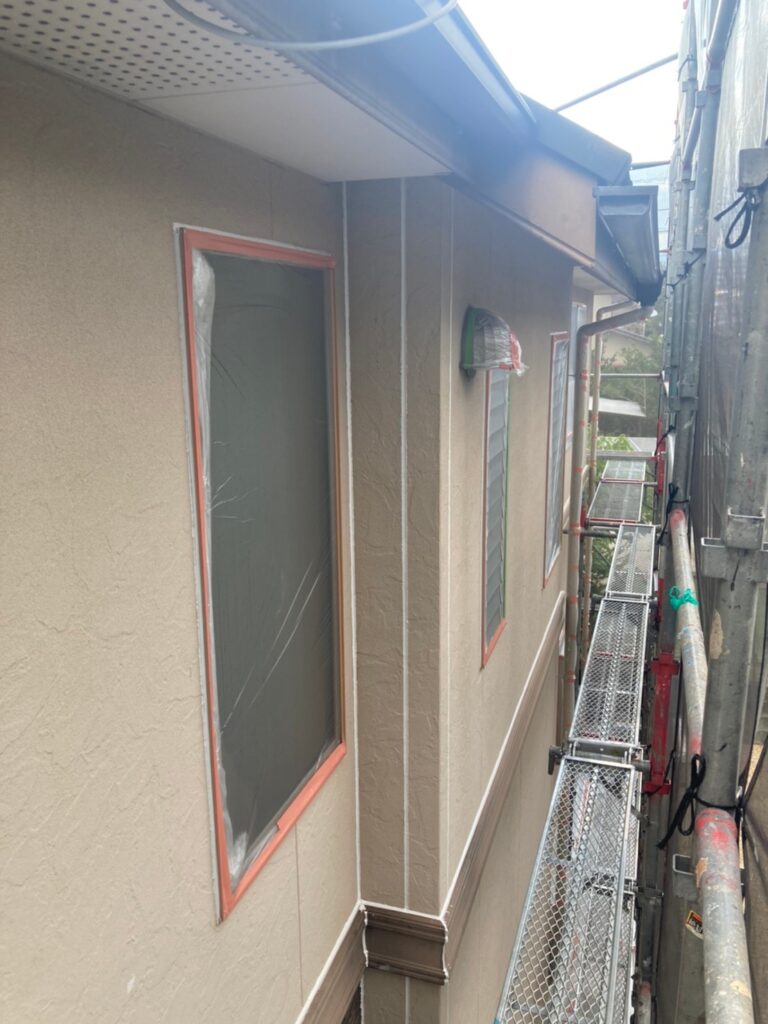 福岡県小郡市 I様邸【住宅塗装】作業工程:各所養生 写真4