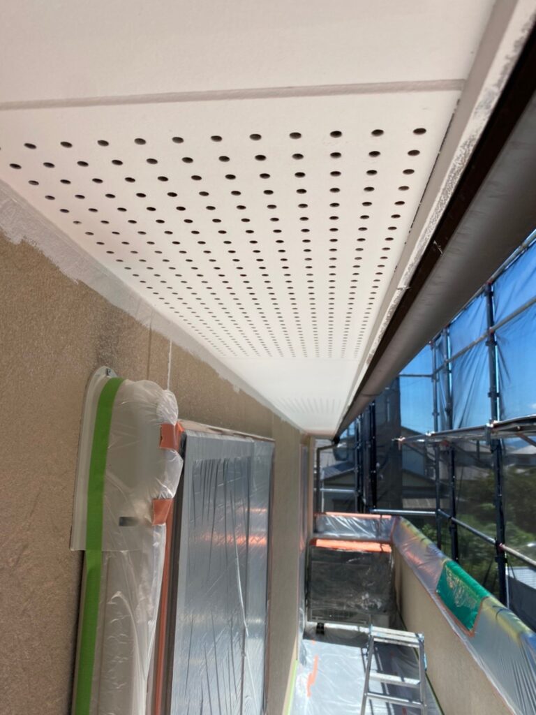 福岡県小郡市 I様邸【住宅塗装】作業工程:軒天塗装 写真5