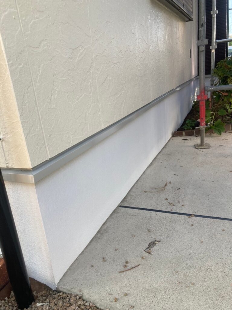 福岡県小郡市 I様邸【住宅塗装】作業工程:基礎巾木塗装 写真8