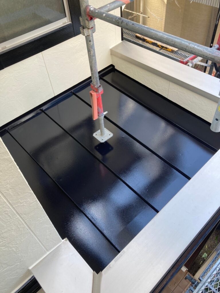 福岡県小郡市 I様邸【住宅塗装】作業工程:折板屋根塗装 写真7