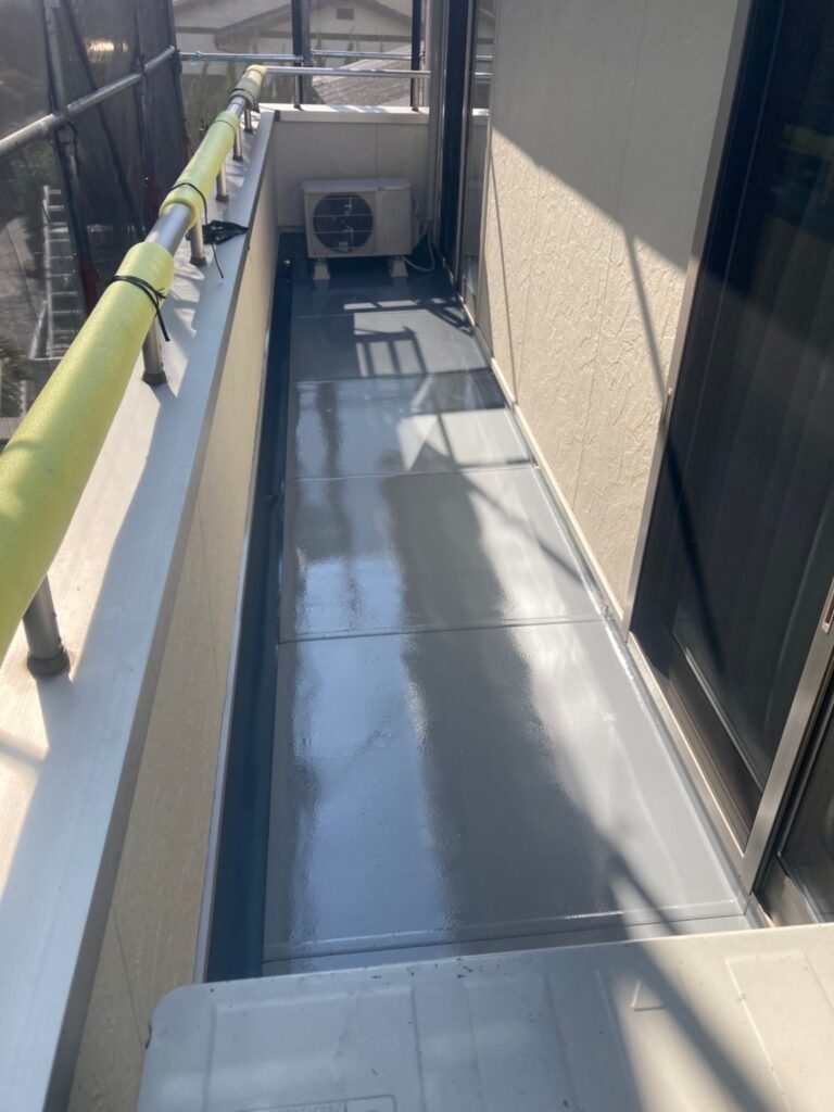 福岡県小郡市 I様邸【住宅塗装】作業工程:ベランダ防水塗装 写真6