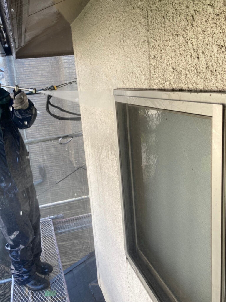 福岡県福岡市 N様邸【住宅塗装】作業工程:高圧洗浄 写真3