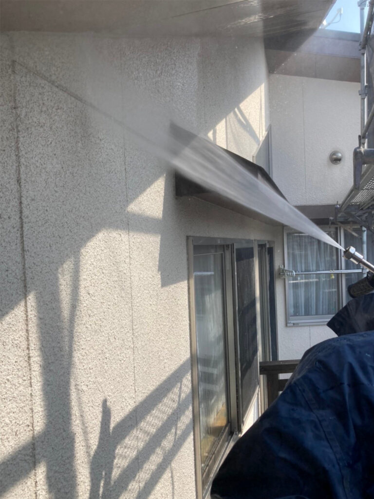 福岡県福岡市 N様邸【住宅塗装】作業工程:高圧洗浄 写真5