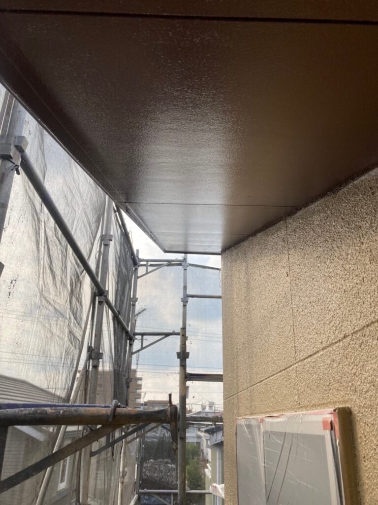 福岡県福岡市 N様邸【住宅塗装】作業工程:軒天塗装 写真5