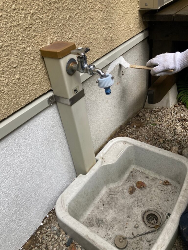 福岡県福岡市 N様邸【住宅塗装】作業工程:基礎巾木塗装 写真5