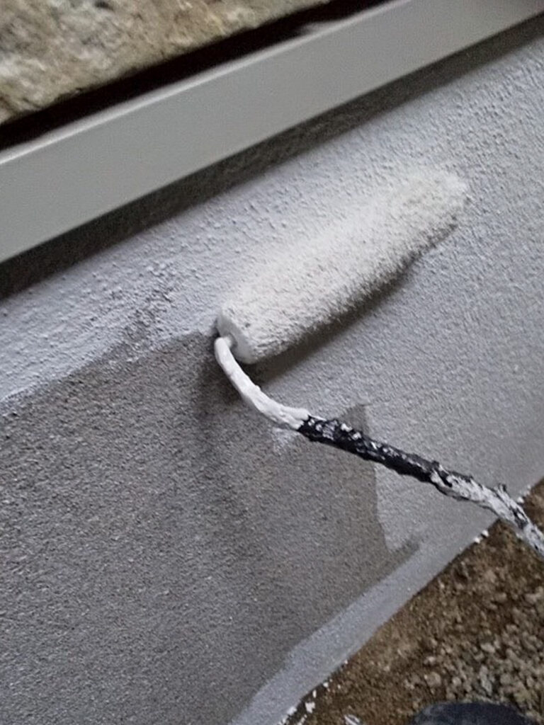 福岡県福岡市 N様邸【住宅塗装】作業工程:基礎巾木塗装 写真7