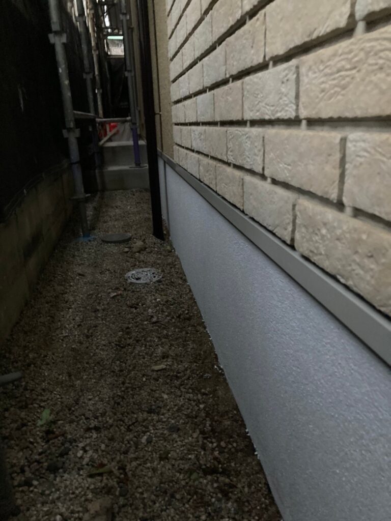 福岡県福岡市 N様邸【住宅塗装】作業工程:基礎巾木塗装 写真8