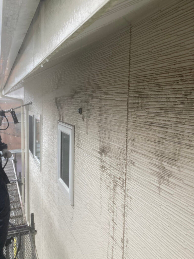 福岡県福岡市城南区 H様邸【住宅塗装】作業工程：高圧洗浄 写真7