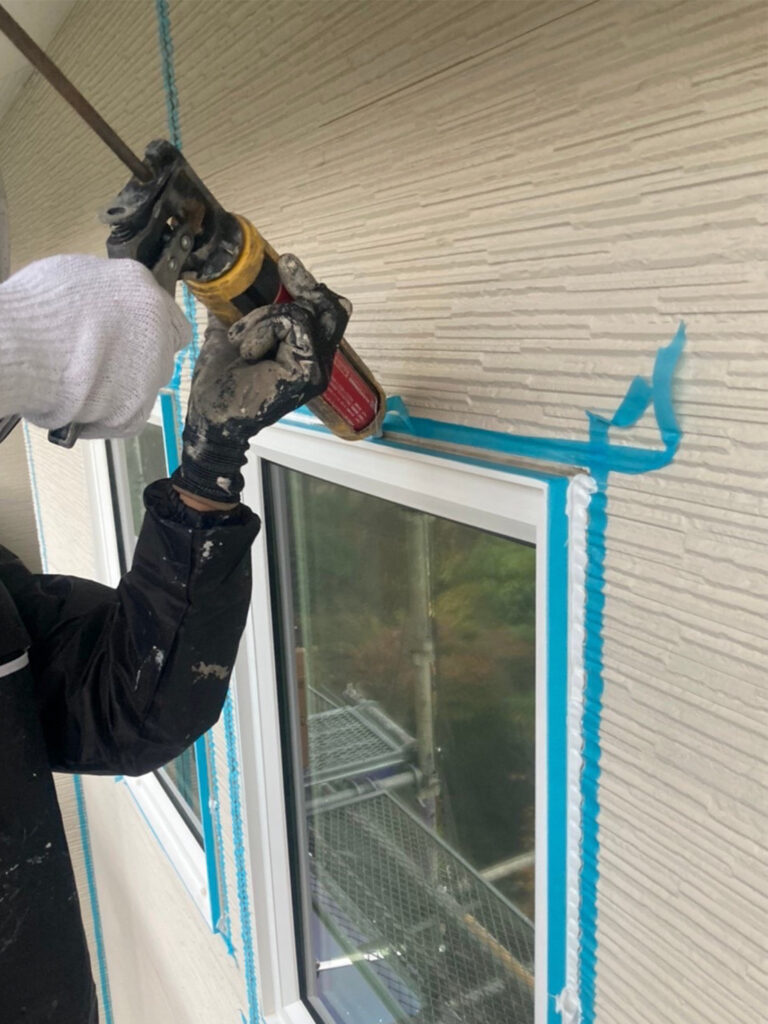 福岡県福岡市城南区 H様邸【住宅塗装】作業工程：コーキング工事 写真20