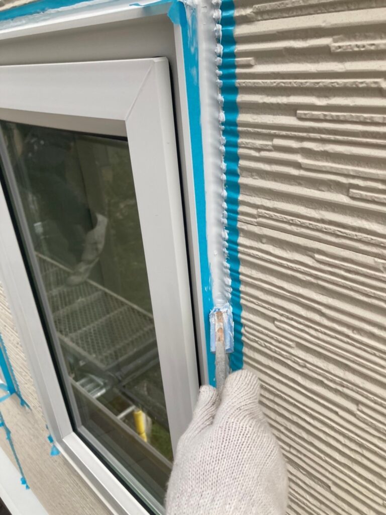 福岡県福岡市城南区 H様邸【住宅塗装】作業工程：コーキング工事 写真21