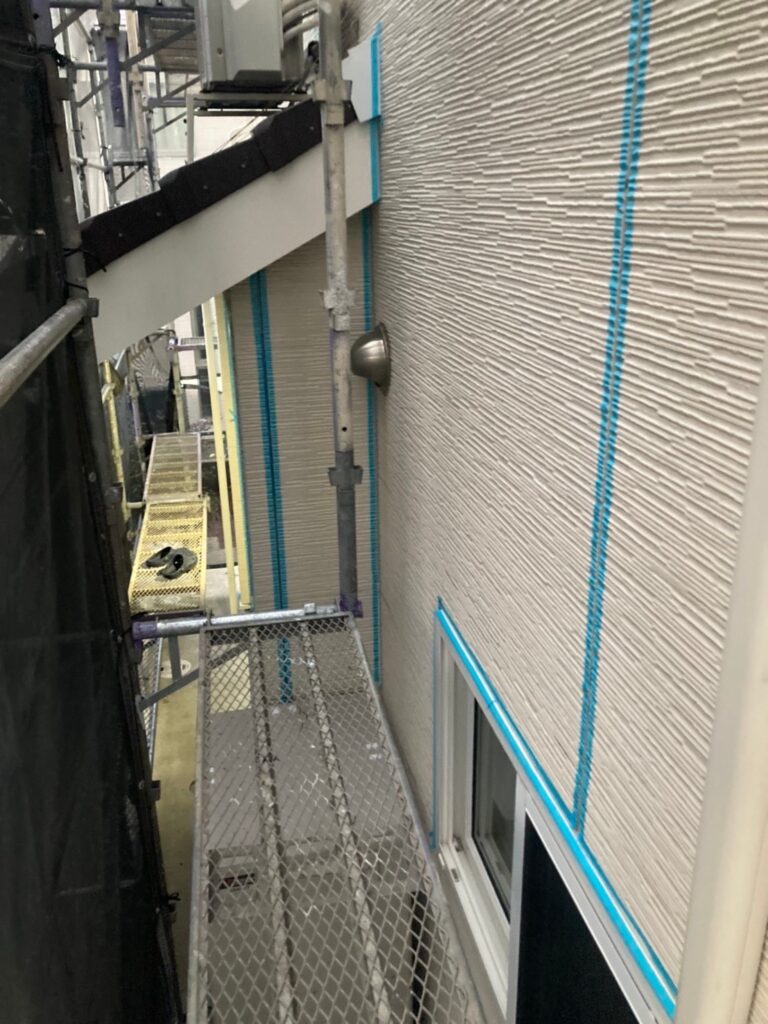 福岡県福岡市城南区 H様邸【住宅塗装】作業工程：コーキング工事 写真13