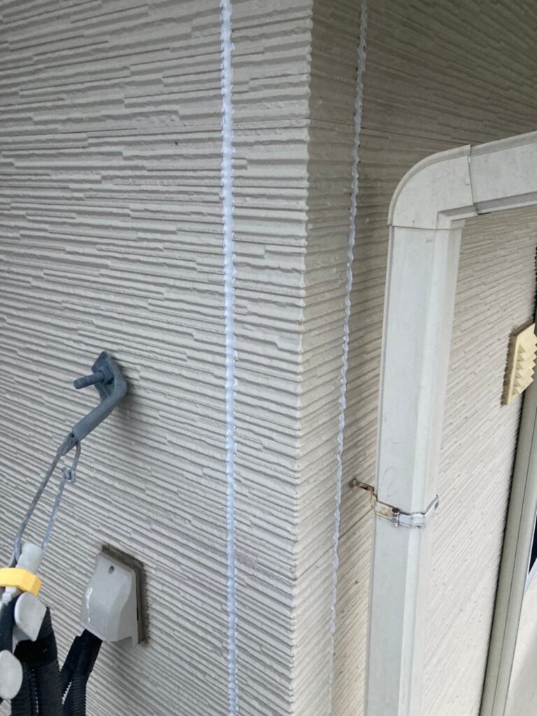 福岡県福岡市城南区 H様邸【住宅塗装】作業工程：コーキング工事 写真31