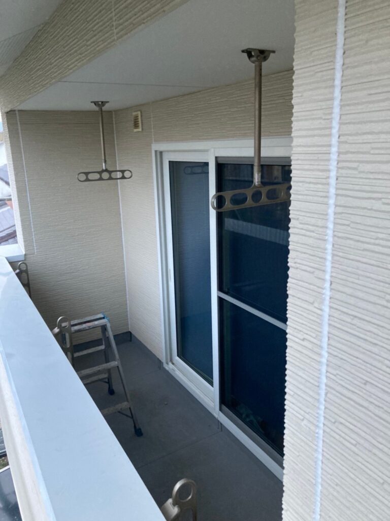 福岡県福岡市城南区 H様邸【住宅塗装】作業工程：コーキング工事 写真33