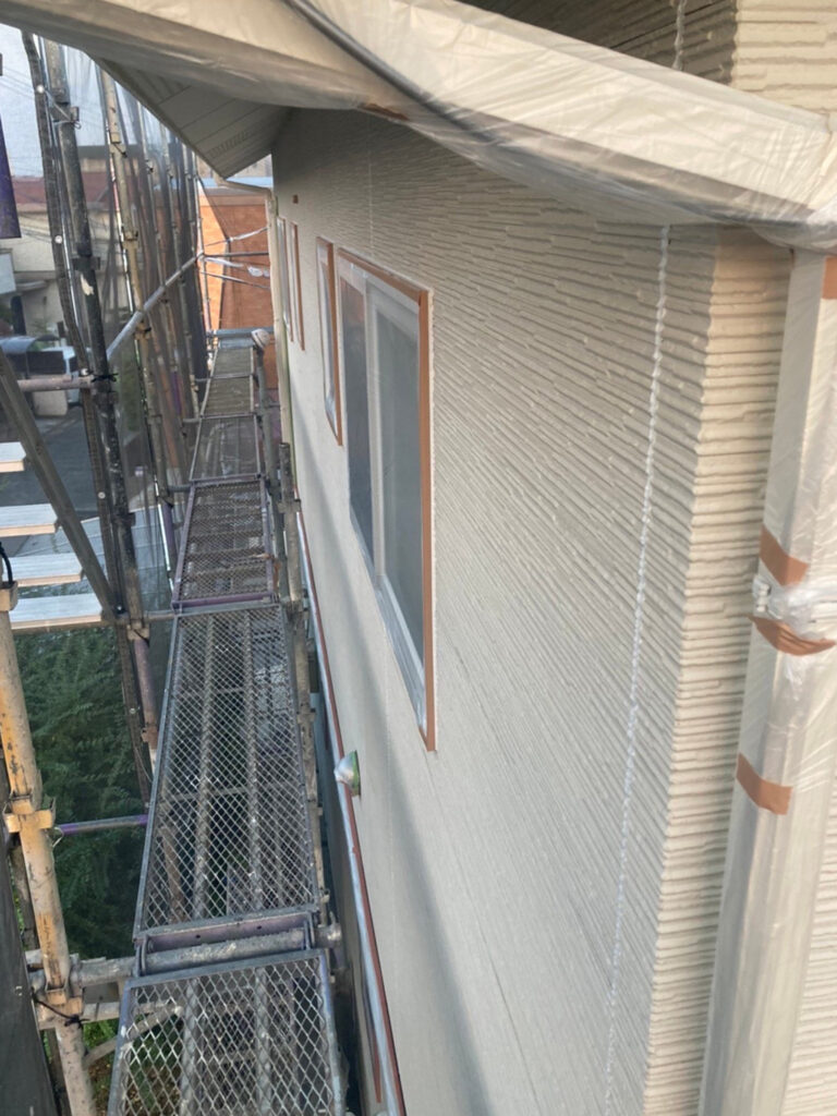 福岡県福岡市城南区 H様邸【住宅塗装】作業工程：各所養生 写真2