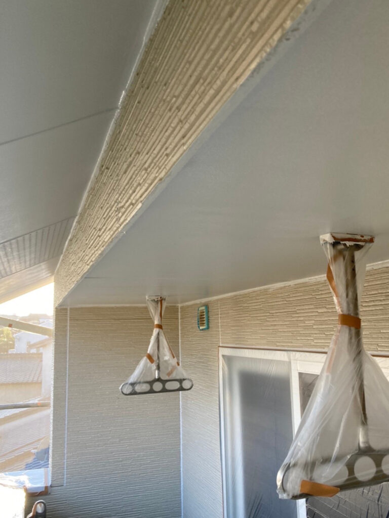 福岡県福岡市城南区 H様邸【住宅塗装】作業工程：軒天塗装 写真12