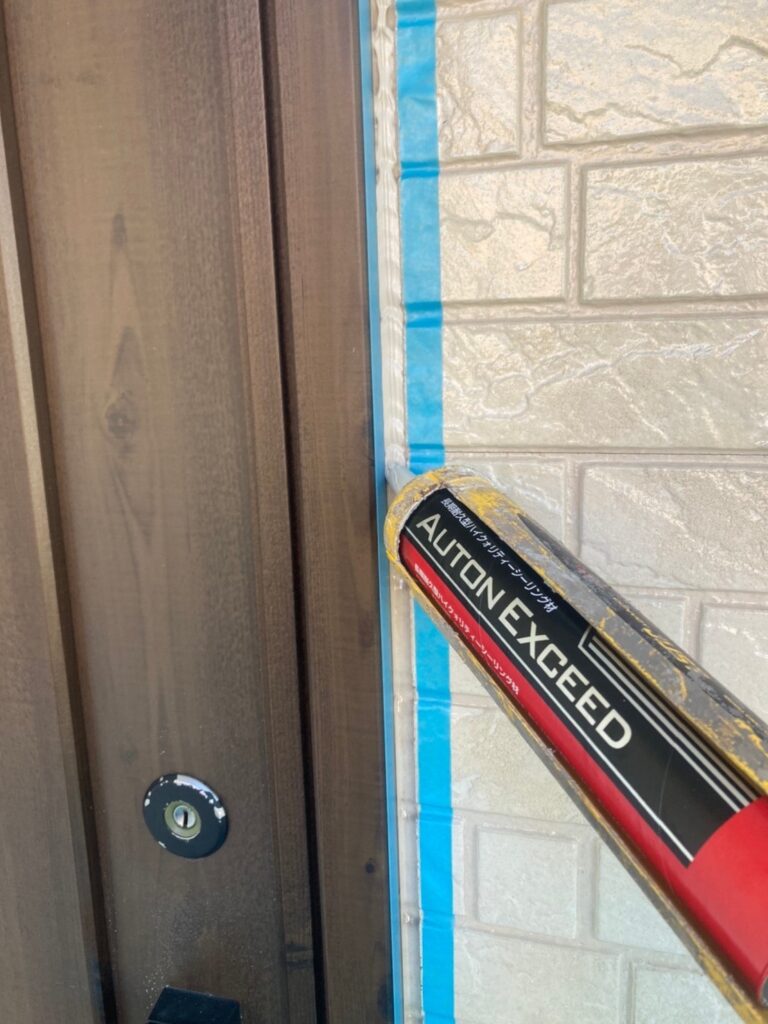 福岡県福岡市城南区 H様邸【住宅塗装】作業工程：仕上げコーキング(後打ち) 写真6