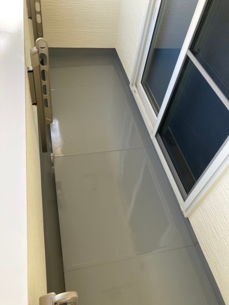 福岡県福岡市城南区 H様邸【住宅塗装】作業工程：ベランダ防水塗装 写真6